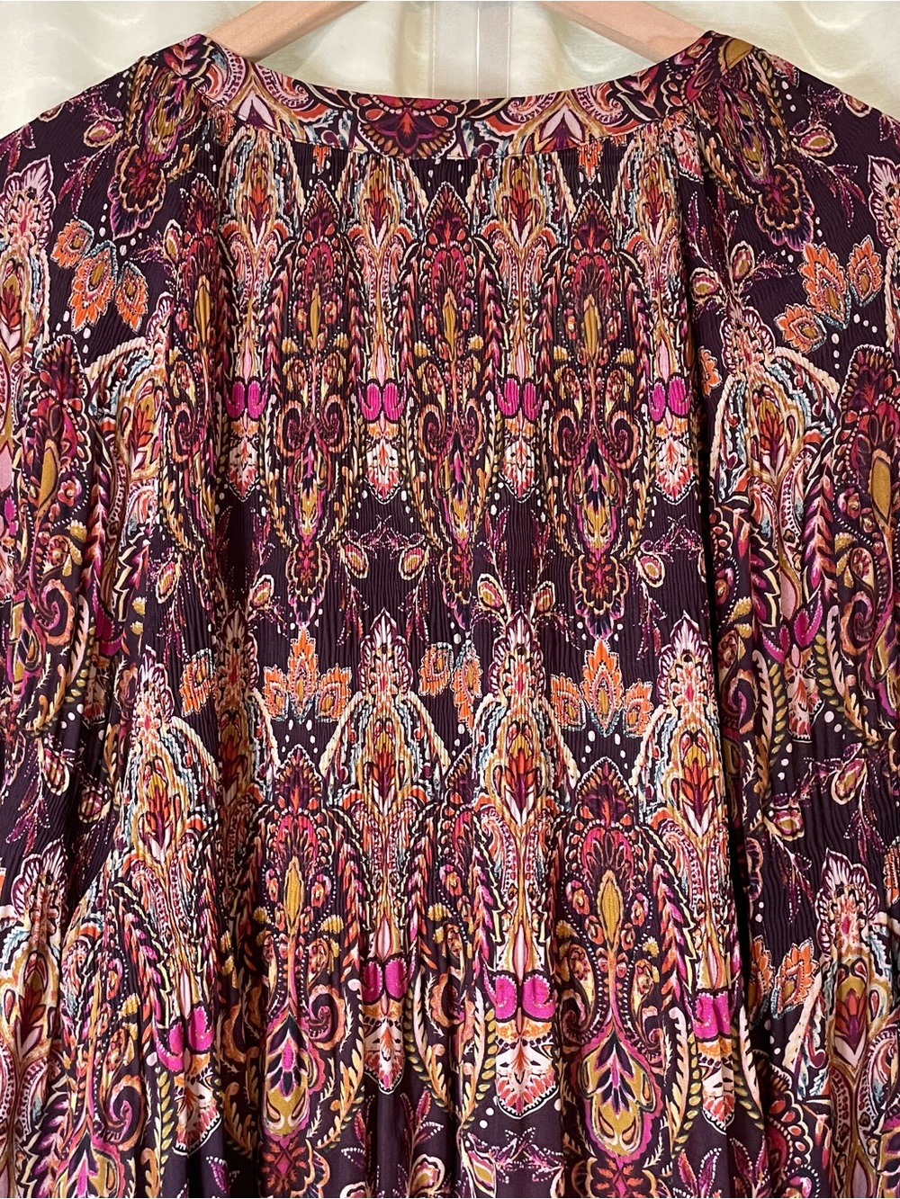 Avenue Paisley Tunic in Plum, Pink & Gold - Picture 7 of 8